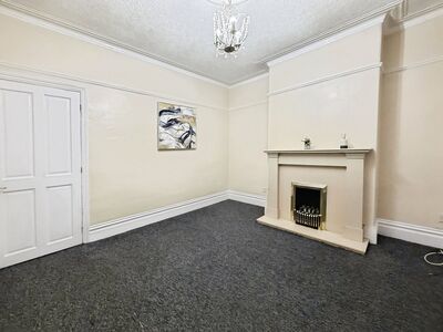 2 bedroom Mid Terrace House to rent