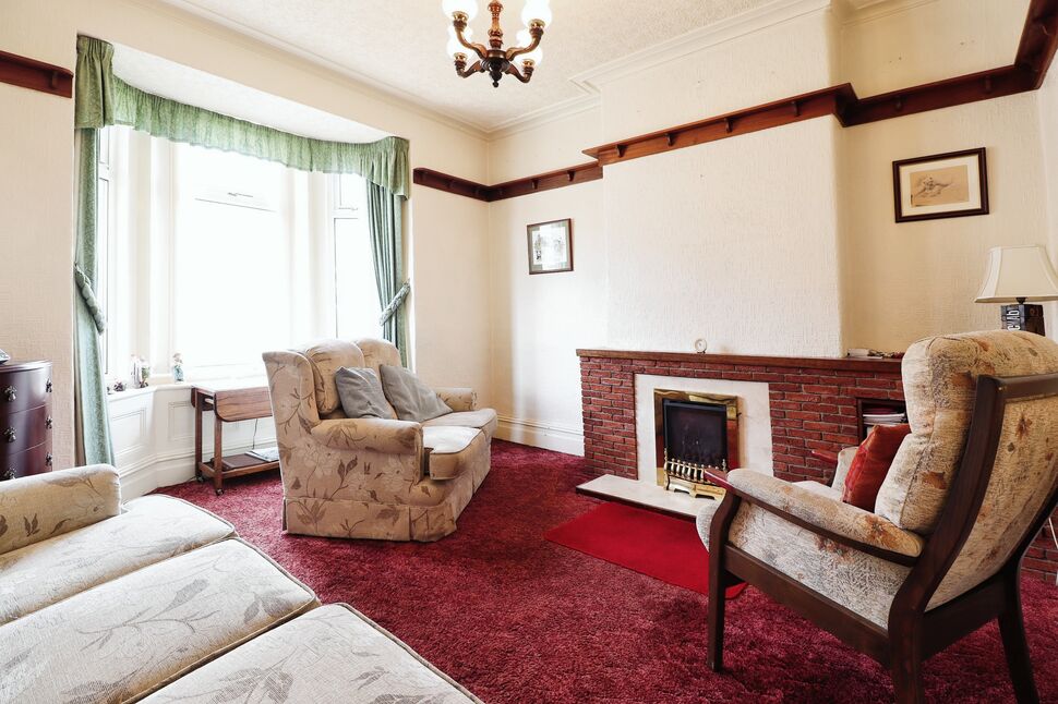 3 bedroom Detached House for sale, Oxford Street, Rotherham, S65 £170,000