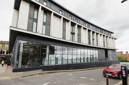 Market Street, 2 bedroom  Flat for sale, £90,000