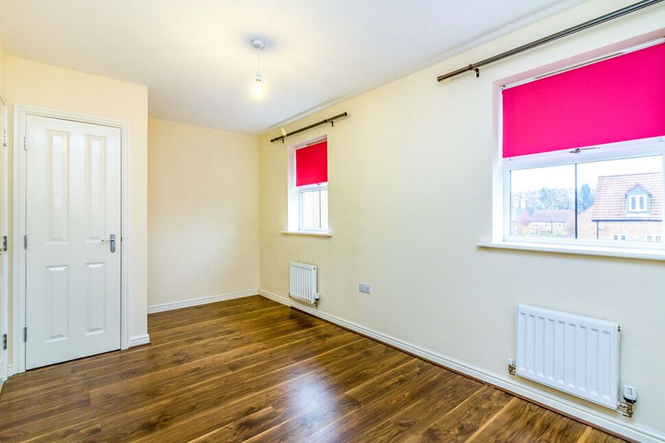 4 bedroom Mid Terrace House for sale, Wharf Road, Kilnhurst, S64 £195,000