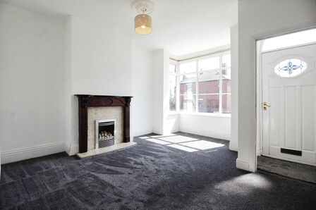 2 bedroom Mid Terrace House to rent