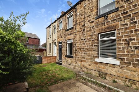 3 bedroom Mid Terrace House to rent