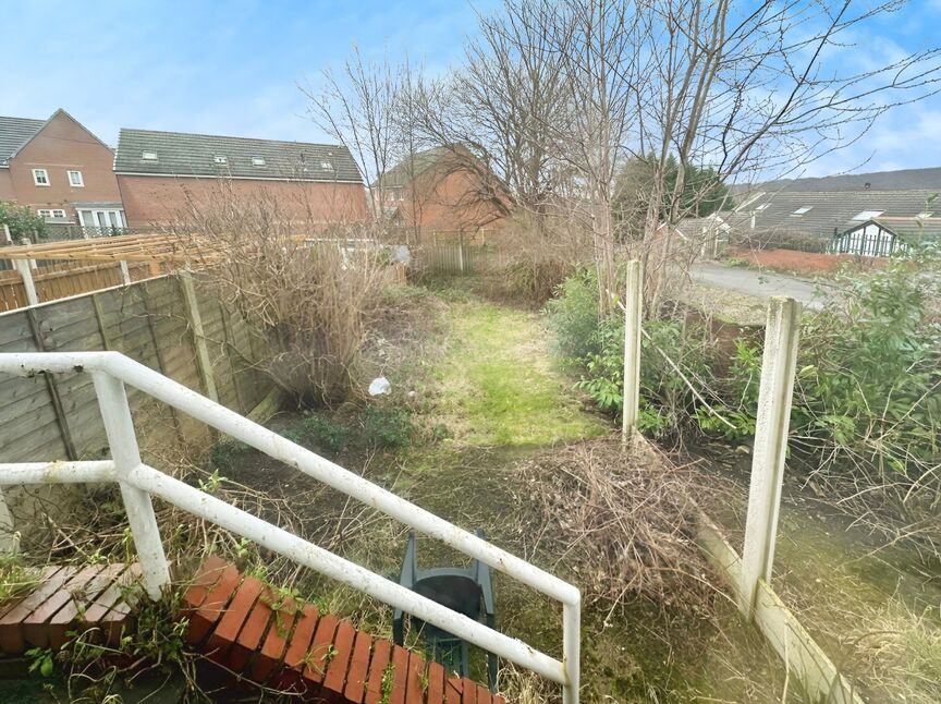 2 bedroom End Terrace House for sale, Sunnybank Crescent, Brinsworth, S60 £70,000