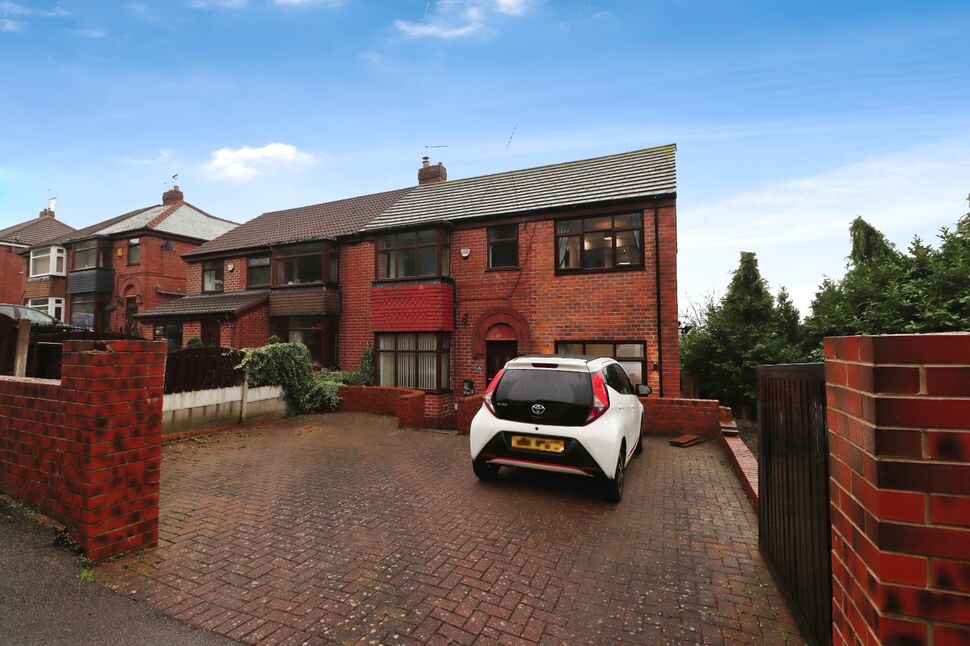 3 bedroom Detached House for sale, Leatham Avenue, Rotherham, S61 £