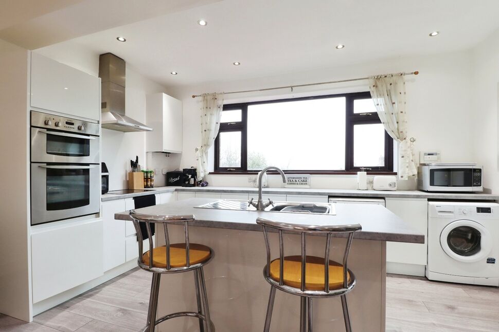 3 bedroom Semi Detached House for sale, Oaks Lane, Rotherham, S61 £