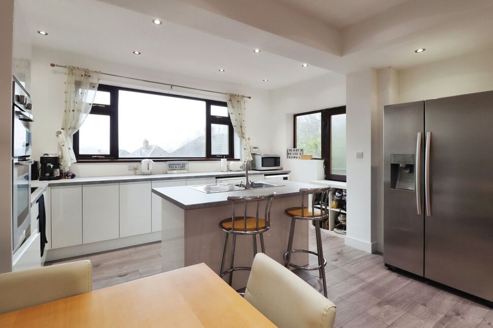 3 bedroom Semi Detached House for sale, Oaks Lane, Rotherham, S61 £