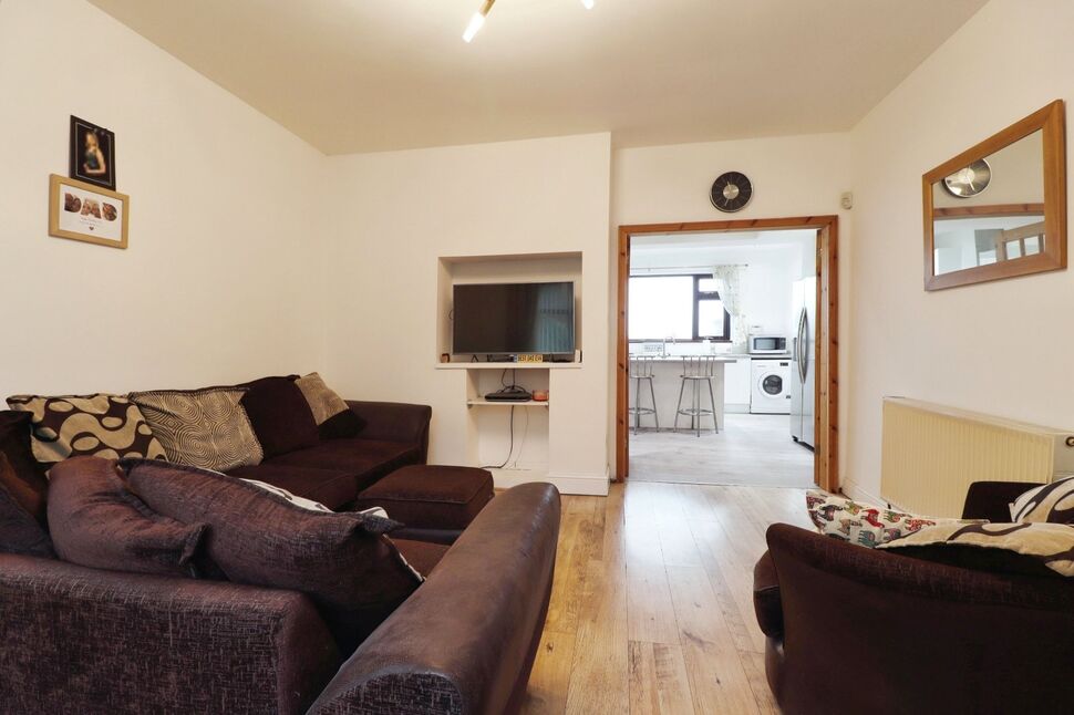 3 bedroom Semi Detached House for sale, Oaks Lane, Rotherham, S61 £