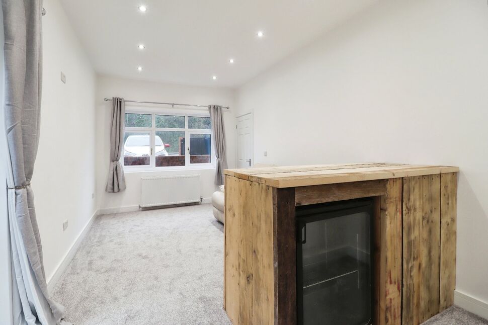 3 bedroom Semi Detached House for sale, Oaks Lane, Rotherham, S61 £