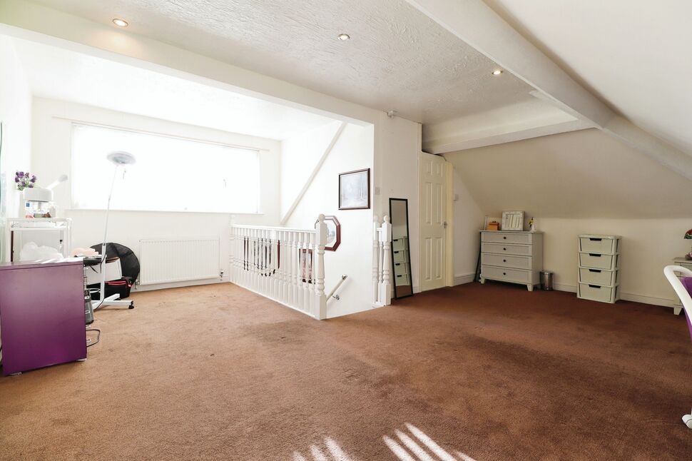 3 bedroom Detached Bungalow for sale, Braithwell Road, Ravenfield, S65