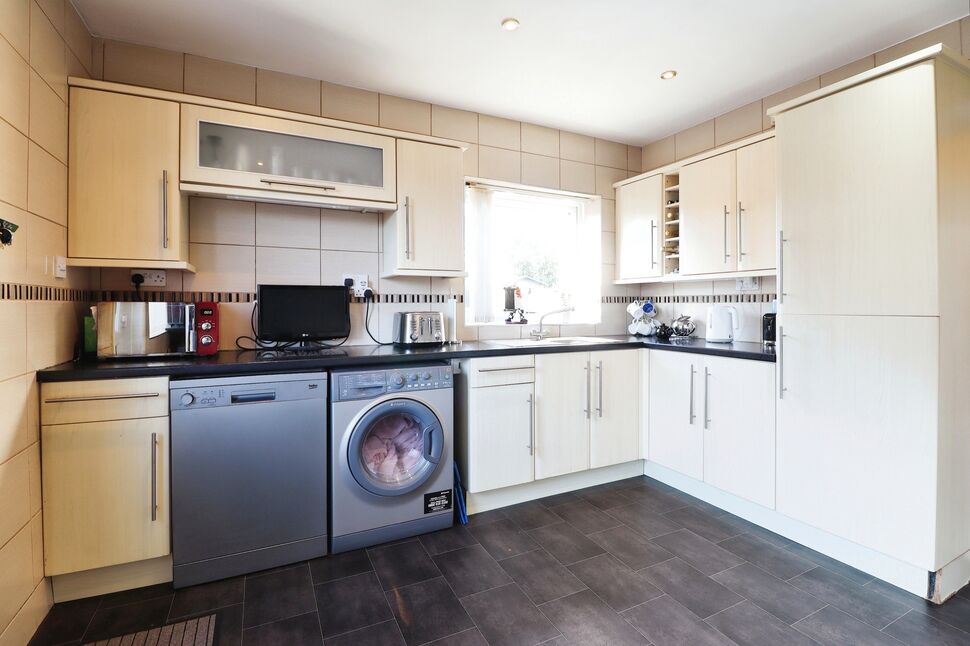 3 bedroom Detached Bungalow for sale, Braithwell Road, Ravenfield, S65