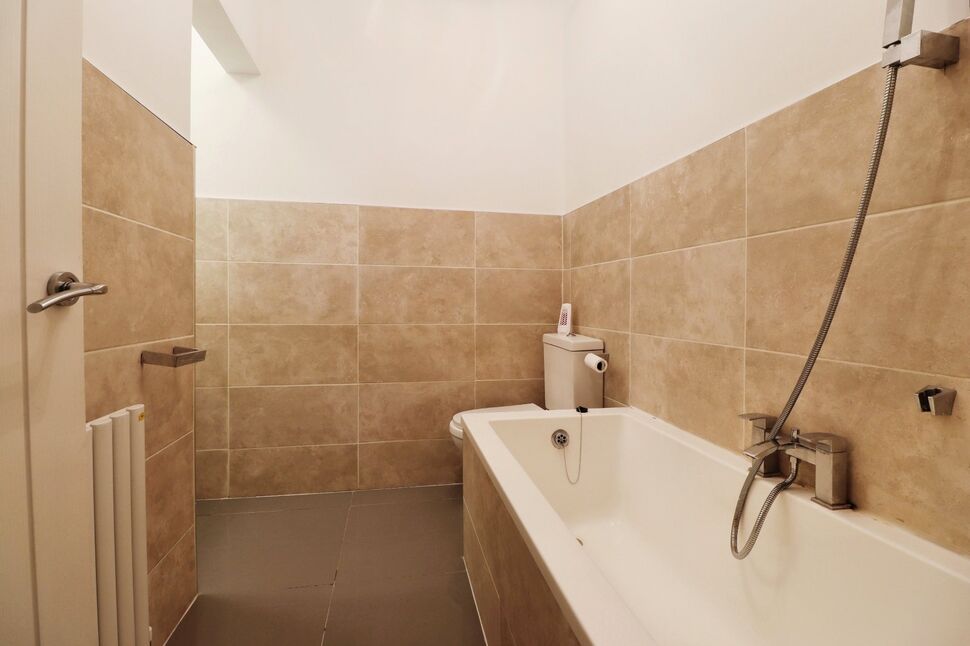 3 bedroom Mid Terrace House for sale, Doncaster Road, WathuponDearne