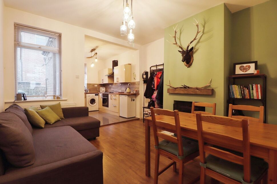 3 bedroom Mid Terrace House for sale, Doncaster Road, WathuponDearne