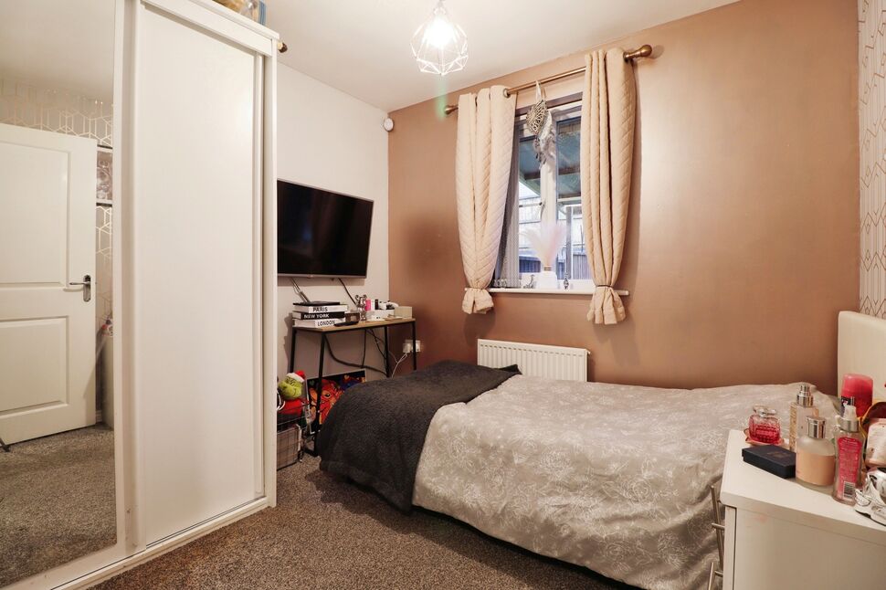 4 bedroom End Terrace House for sale, Woodlands Chase, Rotherham, S61