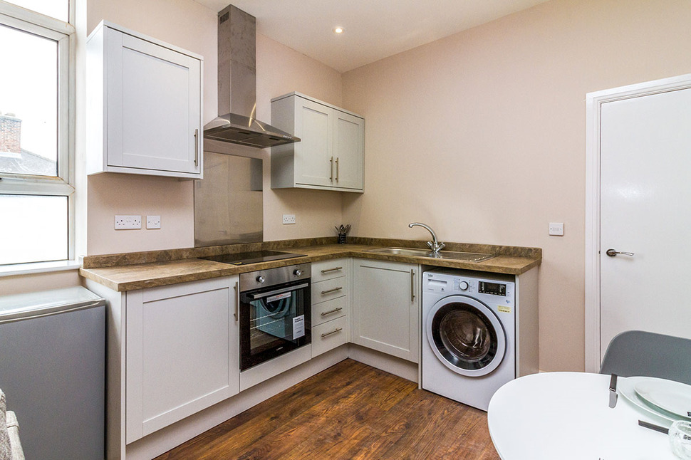 Kitchen / Lounge