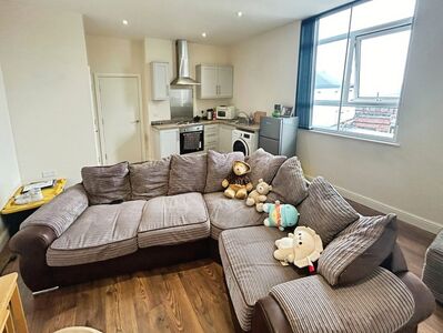 Ship Hill, 1 bedroom  Flat for sale, £60,000