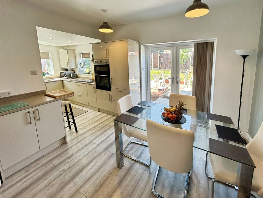Kitchen / Diner