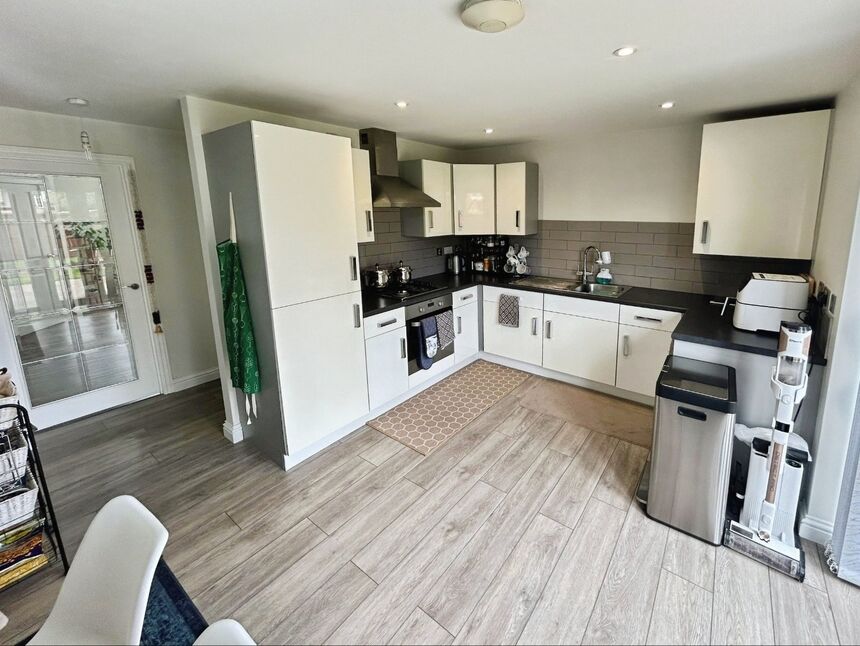 Kitchen / Diner