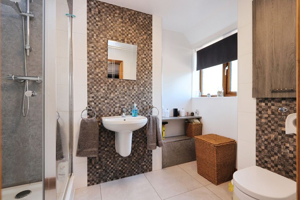 En-Suite 1