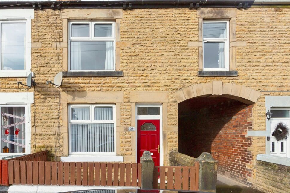 3 bedroom Mid Terrace House for sale