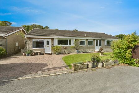 4 bedroom Detached Bungalow for sale