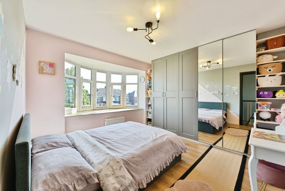 Bedroom / Office