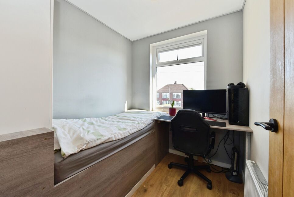 Bedroom / Office