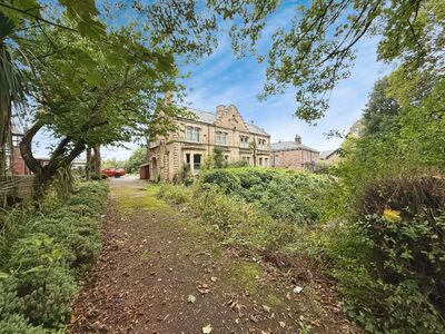 Moorgate Road, 5 bedroom Semi Detached House to rent, £1,400 pcm