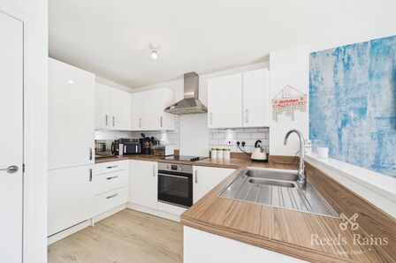 4 bedroom End Terrace House for sale