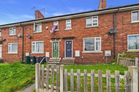 2 bedroom Mid Terrace House for sale