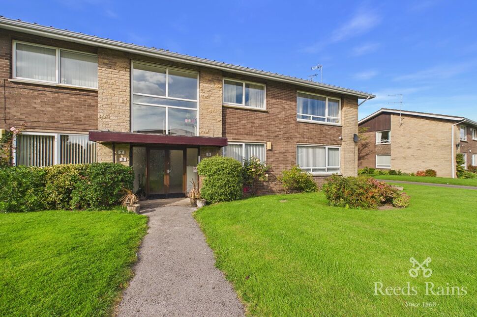 Main image of 2 bedroom Flat for sale, Moss Close, Wickersley, South Yorkshire, S66