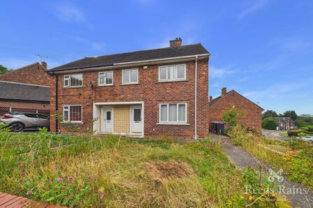 2 bedroom Semi Detached House to rent