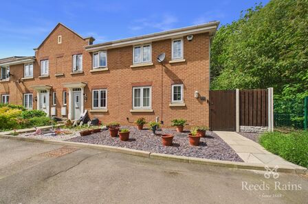 3 bedroom End Terrace House for sale