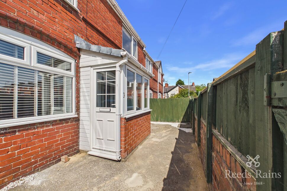 Main image of 3 bedroom Mid Terrace House to rent, Somerset Street, Maltby, South Yorkshire, S66