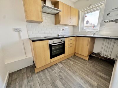 Cedar Avenue, 1 bedroom  Flat to rent, £495 pcm