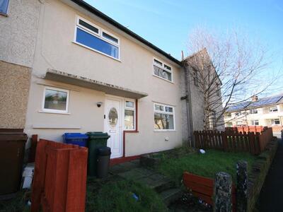 Devon Crescent, 3 bedroom Semi Detached House to rent, &pound;1,000 pcm