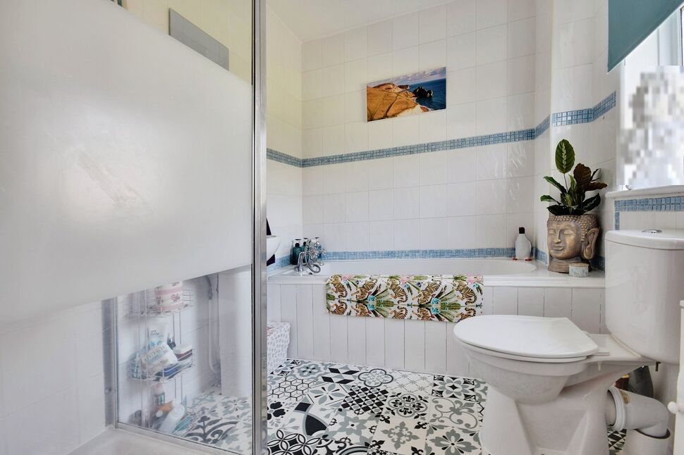 Bath / Shower Room WC