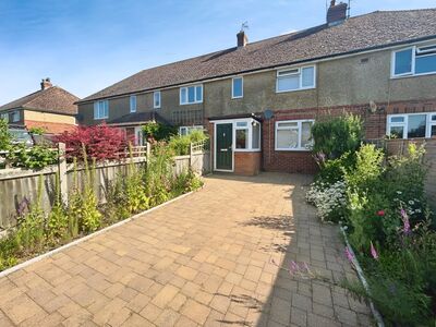 3 bedroom Mid Terrace House to rent