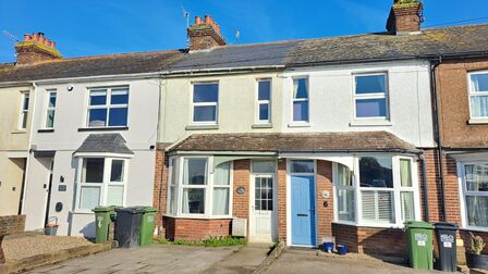 2 bedroom Mid Terrace House to rent