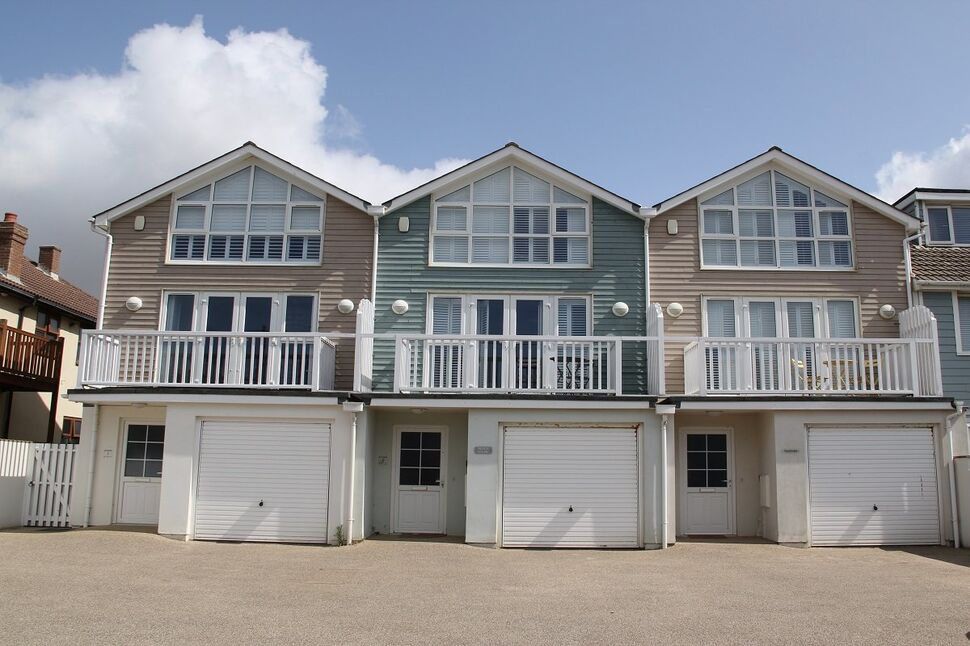 3 bedroom End Terrace House for sale, Old Lydd Road, Camber, TN31 £575,000