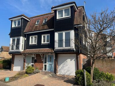 Western Barn Close, 2 bedroom Semi Detached House for sale, £385,000