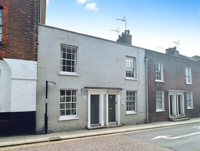 2 bedroom Mid Terrace House to rent