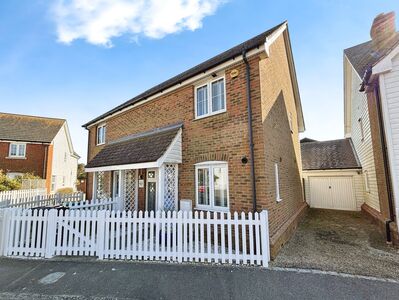 Skylark Lane, 2 bedroom Semi Detached House for sale, £300,000