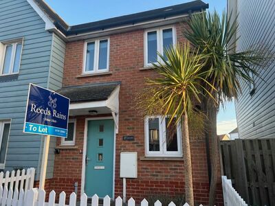 2 bedroom Mid Terrace House to rent