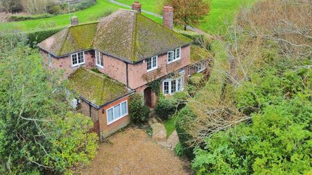 Old Brickyard, 5 bedroom Detached House for sale, £660,000