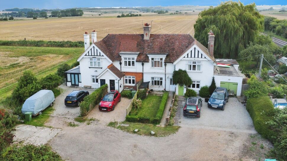 Main image of 3 bedroom Mid Terrace House for sale, Station Road, Winchelsea, East Sussex, TN36