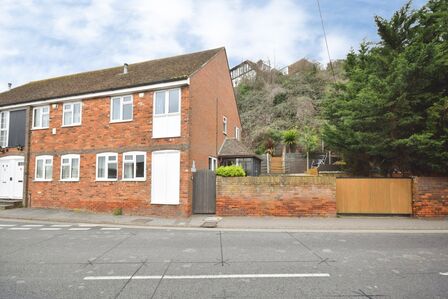 2 bedroom End Terrace House for sale