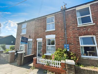 2 bedroom Mid Terrace House for sale