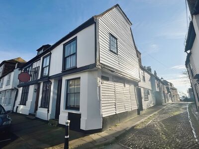 2 bedroom Semi Detached House to rent