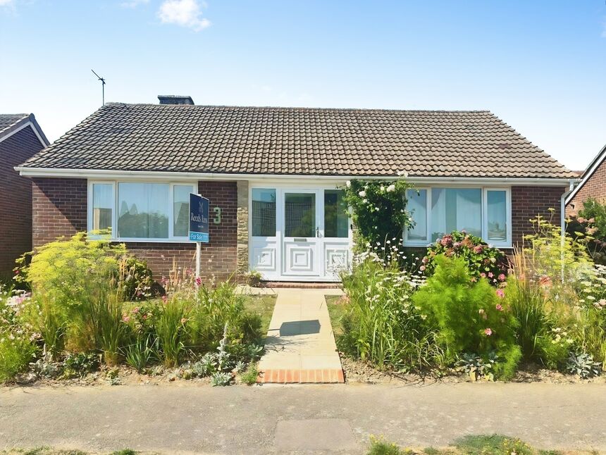 2 bedroom Detached Bungalow for sale