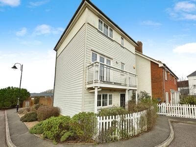 Sandy Way, 3 bedroom Detached House for sale, £475,000